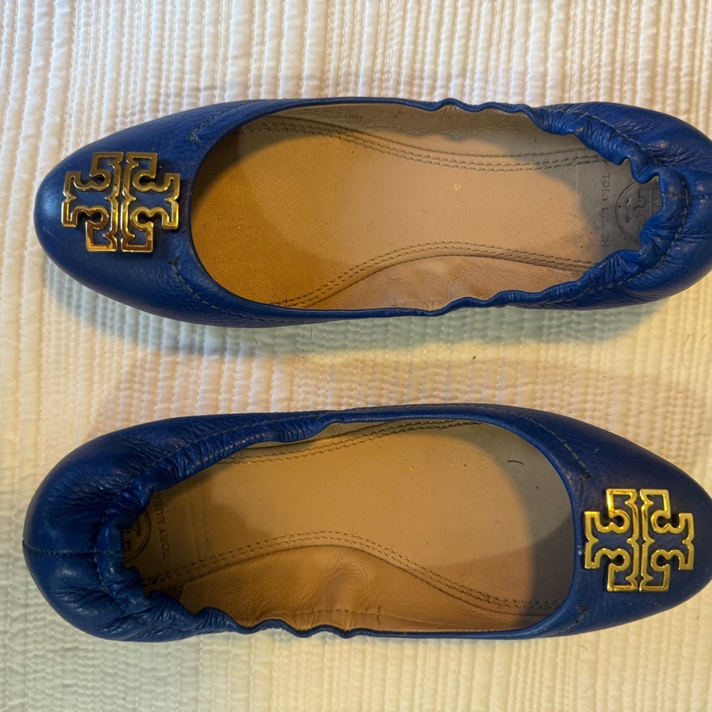 Tory Burch Navy Leather Flats with Gold Emblem